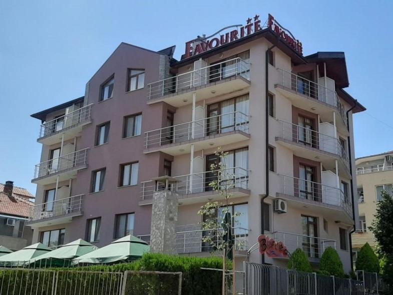 Family Hotel Favourite ابزور المظهر الخارجي الصورة